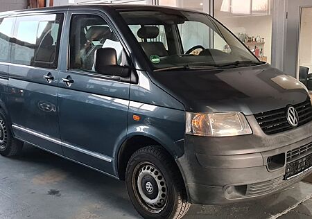VW T5 Transporter Volkswagen T5 Bus Shuttle AHK Klima Navi 8Sitze ZV per Funk