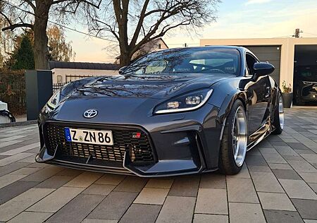 Toyota GT86 GR86 Turbo mit einem Carbon Bodykit