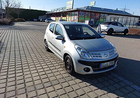 Nissan Pixo