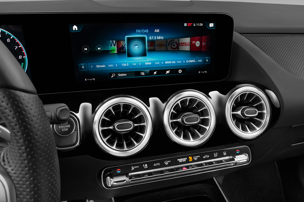Mercedes GLA (Baujahr 2022) 250 e AMG-Line 5 Türen Radio und Infotainmentsystem