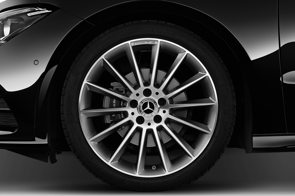 Mercedes CLA Shooting Brake (Baujahr 2022) 250 e AMG Line 5 Türen Reifen und Felge