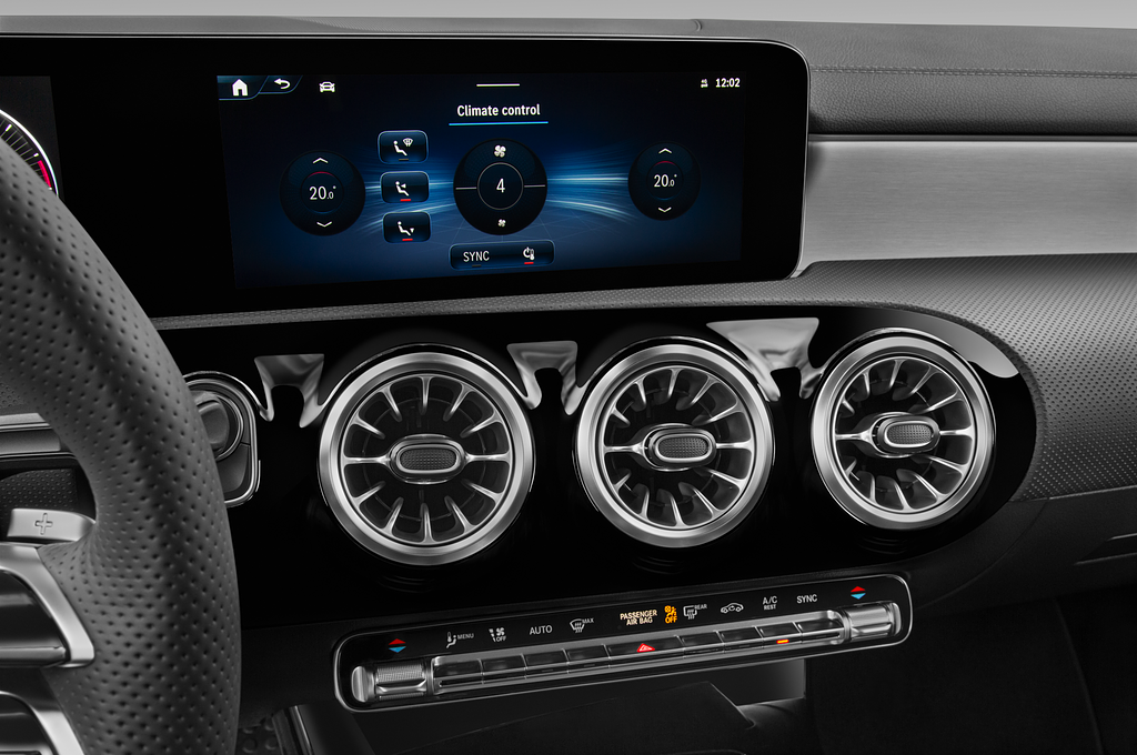 Mercedes CLA Shooting Brake (Baujahr 2023) AMG Line 5 Türen Temperatur und Klimaanlage